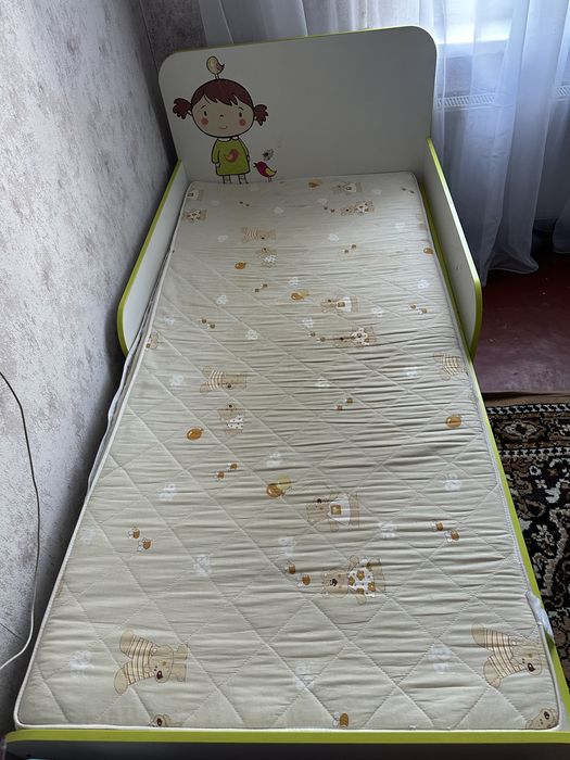 Дитяче ліжко, кровать.