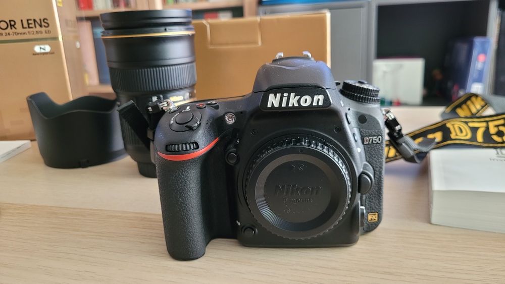 Nikon d750 + Nikkor 24-70 2.8G ED + 2 karty niski przebieg