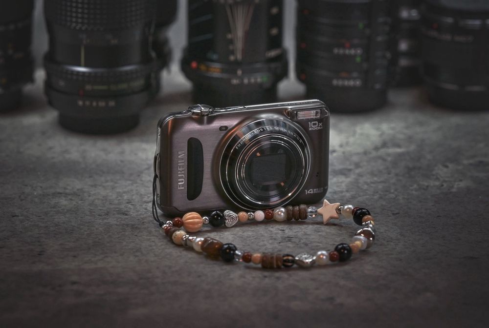 Vintage Y2k SuperCCD Fujifilm + etui, 4GB SD, pasek, ładowarka