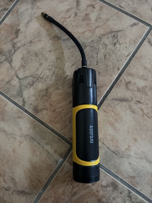 Pompka kompresor akumulatorowy