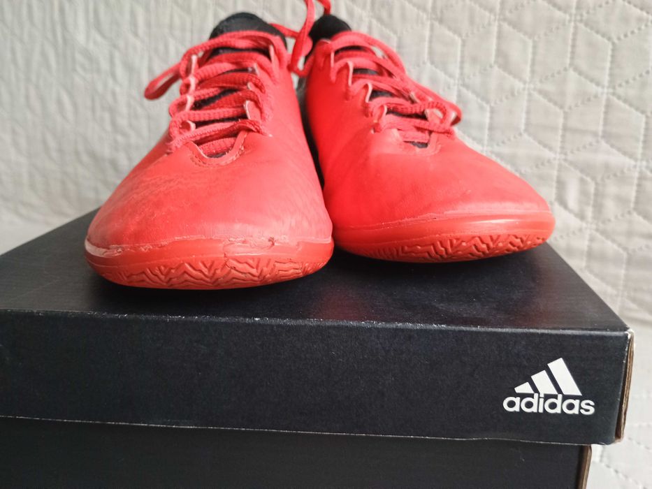 Halówki piłkarskie Adidas z tzw. skarpetą r.42 i 2/3