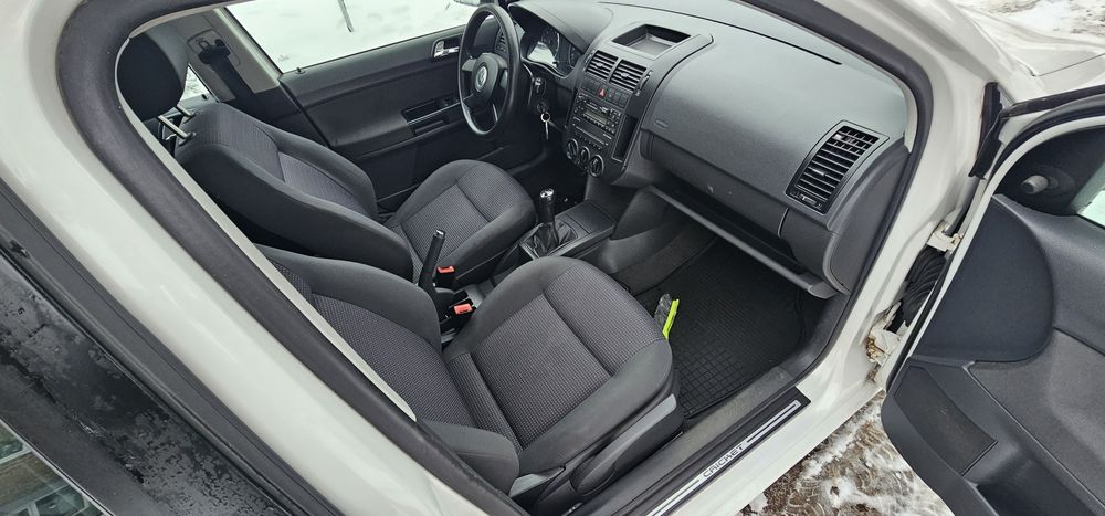 Ładne białe polo kricket 2004r 1.2 b do jazdy okazja!