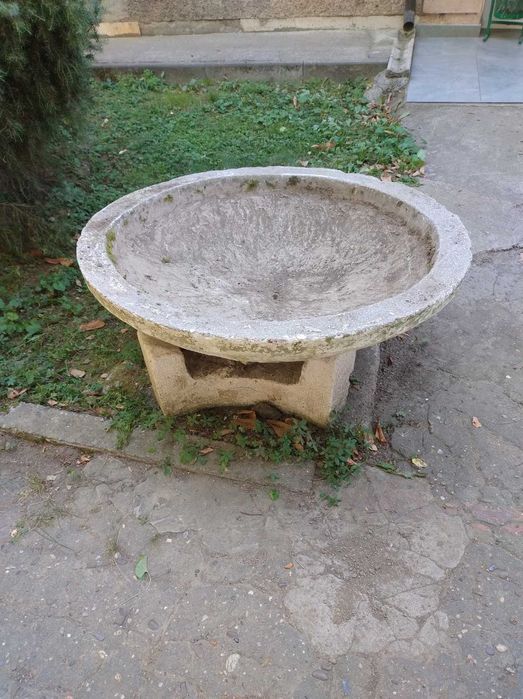 Продам чашу бетон для квітів