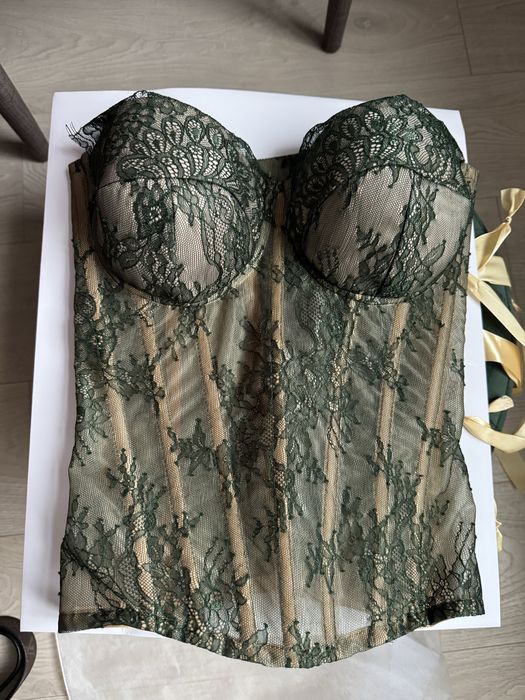 Продам новий корсет !! Розмір С — чашка 75Д