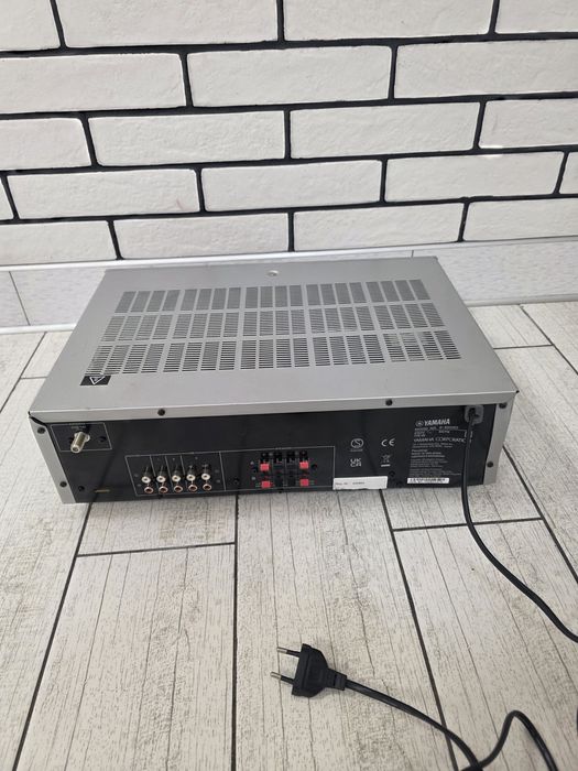 AV-ресивер Yamaha R-S202D