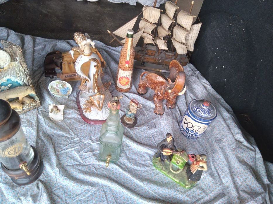 Figurinos vasos antigos bonitos para desocupar