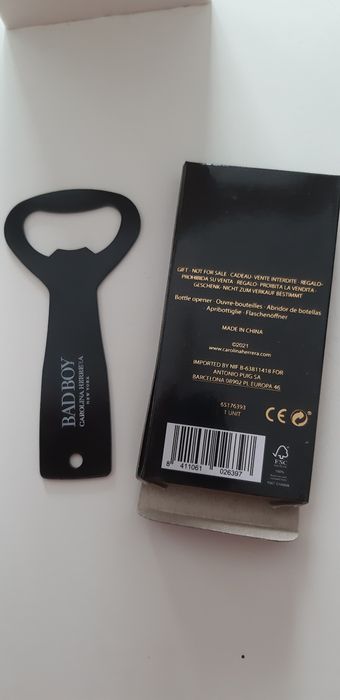 Otwieracz do piwa Carolina Herrera