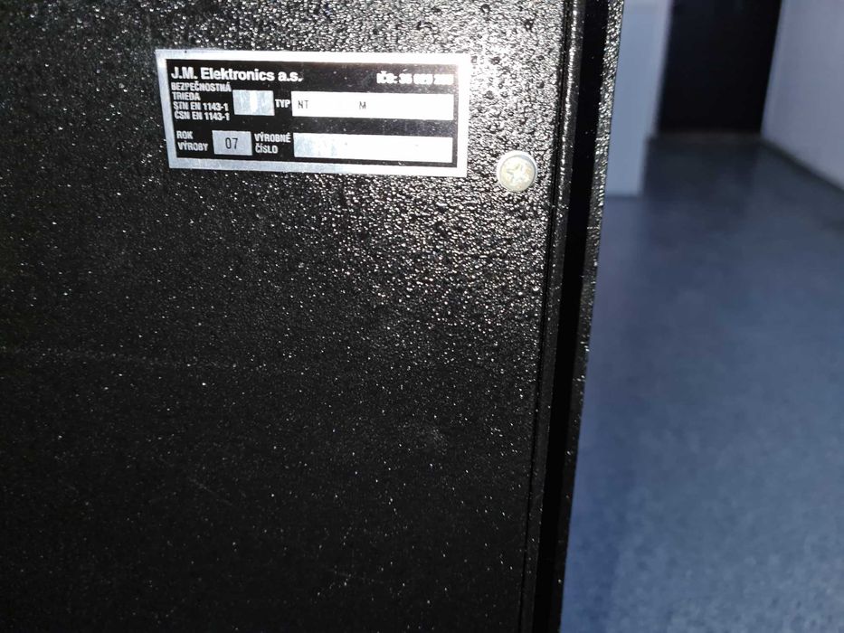 Офісний сейф 43х44х65 с