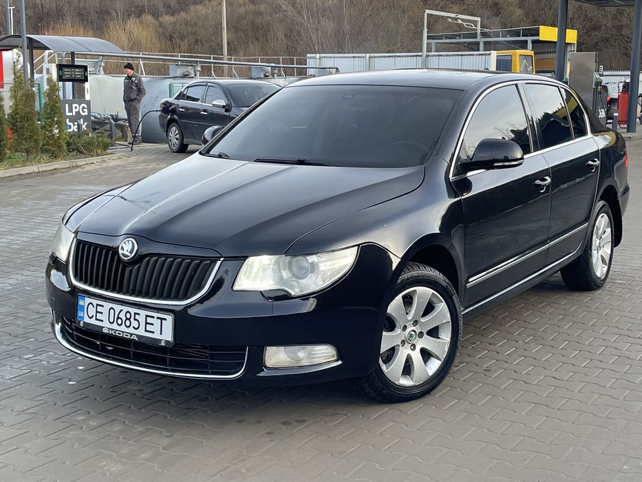 Суперб коробка автомат 2010 рік