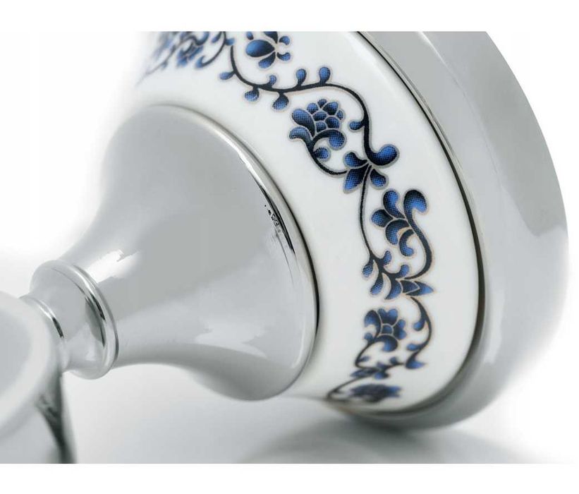 Ceramiczne kubki łazienkowe