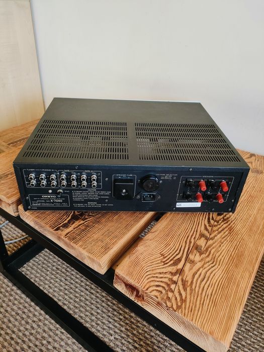 Wzmacniacz ONKYO A-7040  1979 rok
