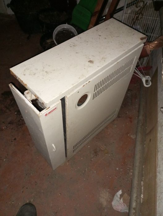 Продам напольний котел газовий 2 контурний в робочому стані все працює