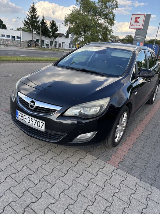 Opel Astra J 2011r