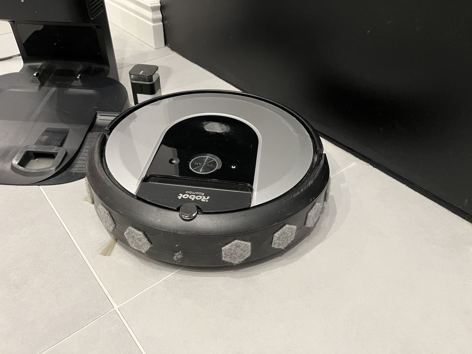 iRobot Roomba i7+ | Zestaw Akcesoriów | Mapowanie | +Adapter
