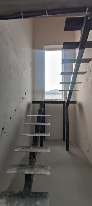 ТАУНХАУС двоповерховий р-н Морське, вул. Євгена Коновальця,33