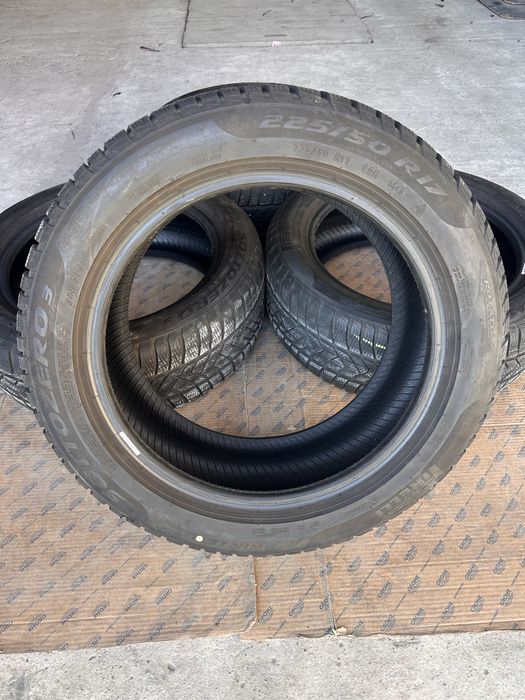 Резина зимная.    Pirelli.    225.50.17.    Romania