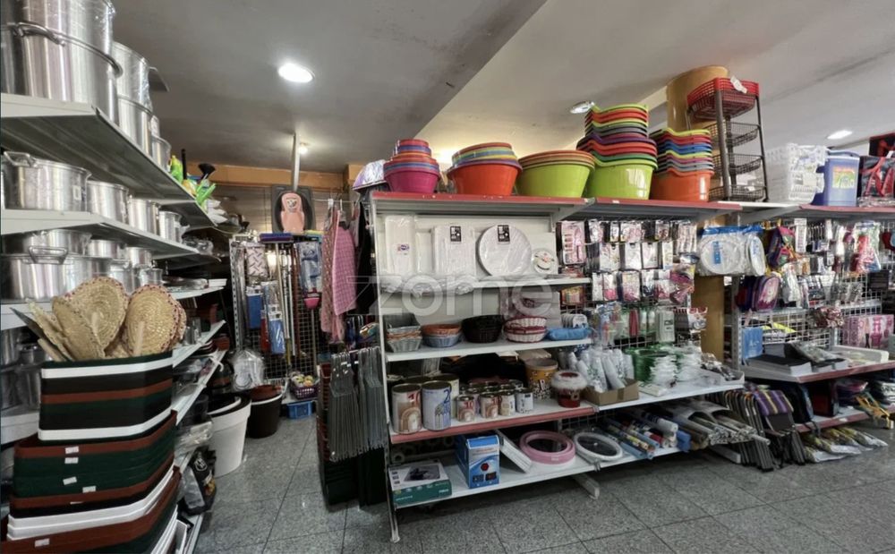 Trespasse loja conveniencia Valadares com mais de 25 anos