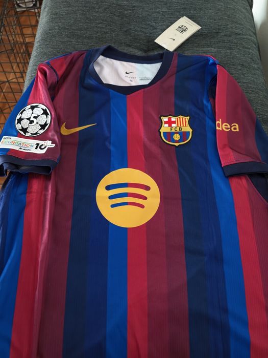Camisolas tamanho L brasil e Barcelona