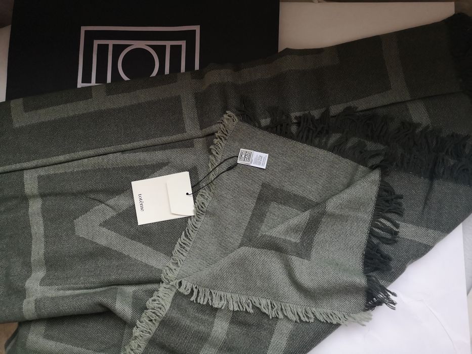 Шаль Toteme como