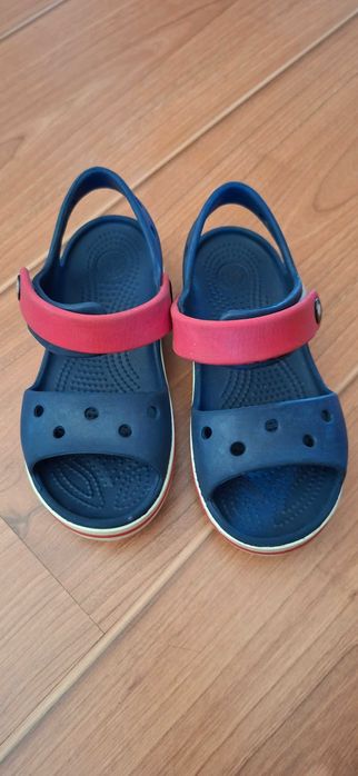 Vendo diverso calçado criança