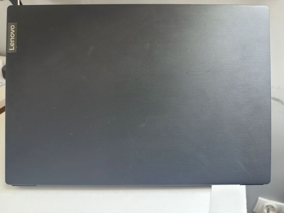 Laptop Lenovo v15  intel i5-1035G1 8GB RAM