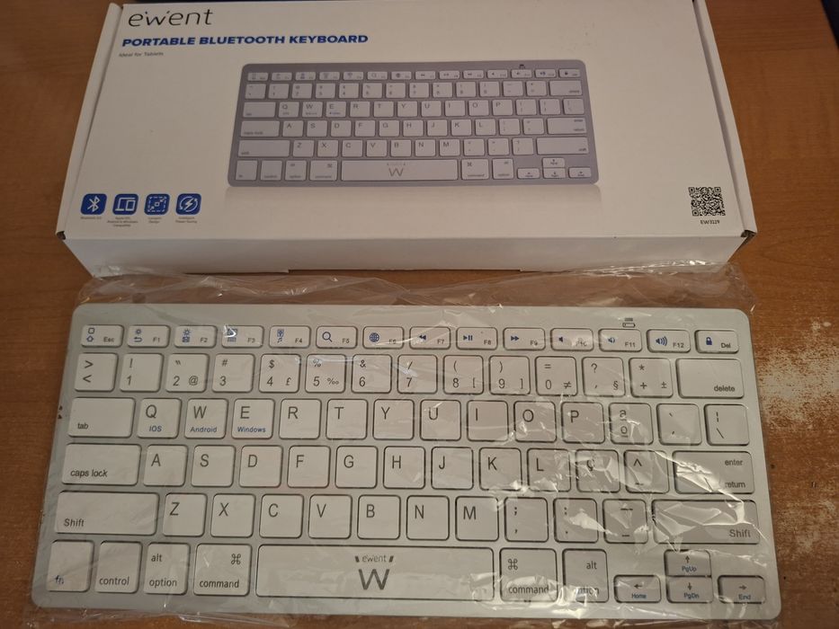 Slim Bluetooth Keyboard by Ewent, Portuguese Layout64729875555074120