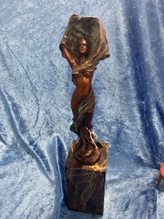 Escultura bronze altura 36 cm. Anúncios abaixo