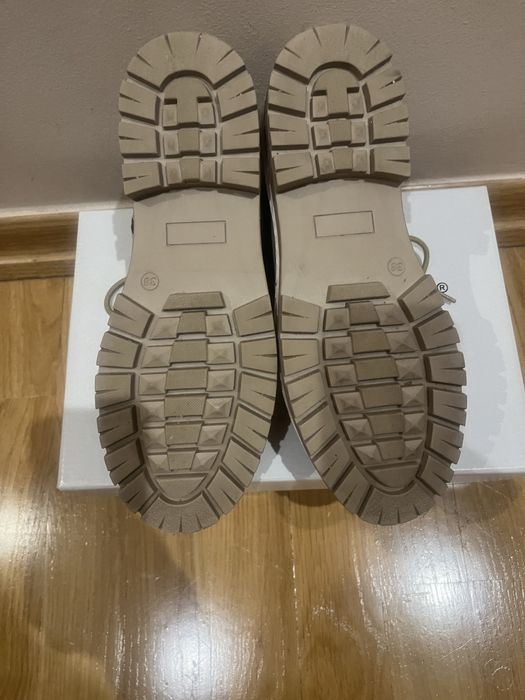 Skórzane beżowe trzewiki Wasak