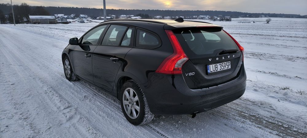 Volvo V60 bardzo ładne  orginał.