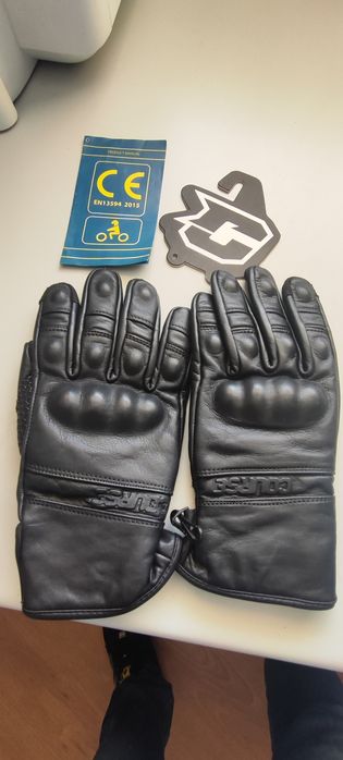 Luvas em pele, como novas nunca usadas.