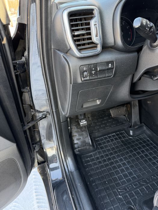 Продам Кіа Спортедж не фарбоване 2.0 автомат