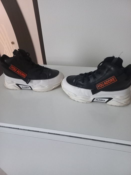 Красовки весна-осінь, у гарному стані