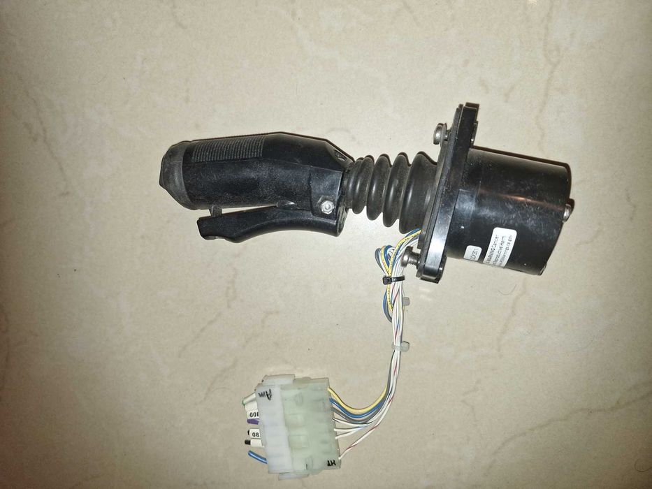 Joystick sterownik do zwyżki HJS7M18359