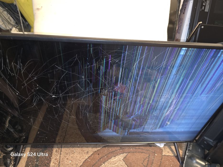 Sprzedam uszkodzony Samsung UE49NU7172UXXH zbity