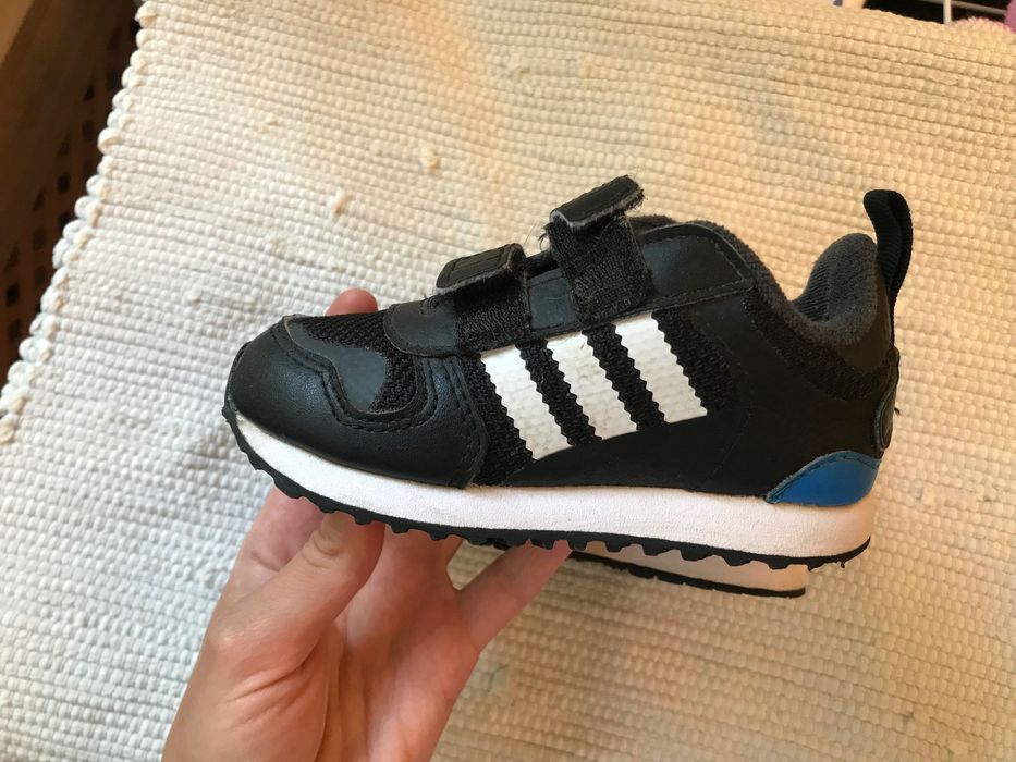 Кроссовки Adidas 23