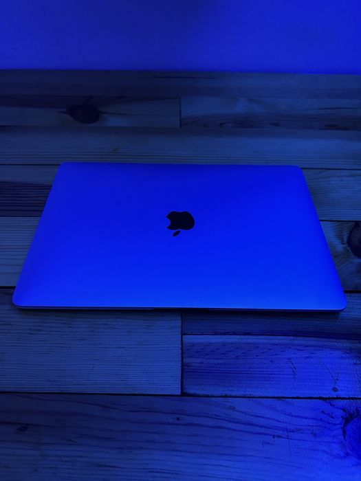 MacBook Air M1 2020 8RAM, 245GB