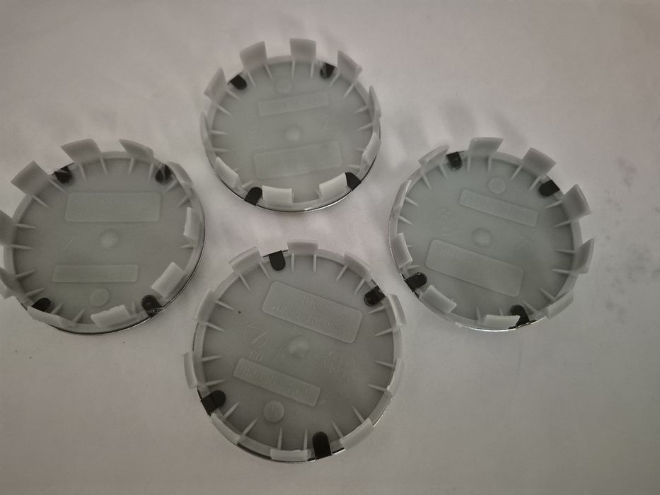 dekielki kołpaki do bmw średnicy 68/64mm czrno- białe