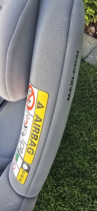 Fotelik samochodowy z bazą Maxi cosi familyfix 3