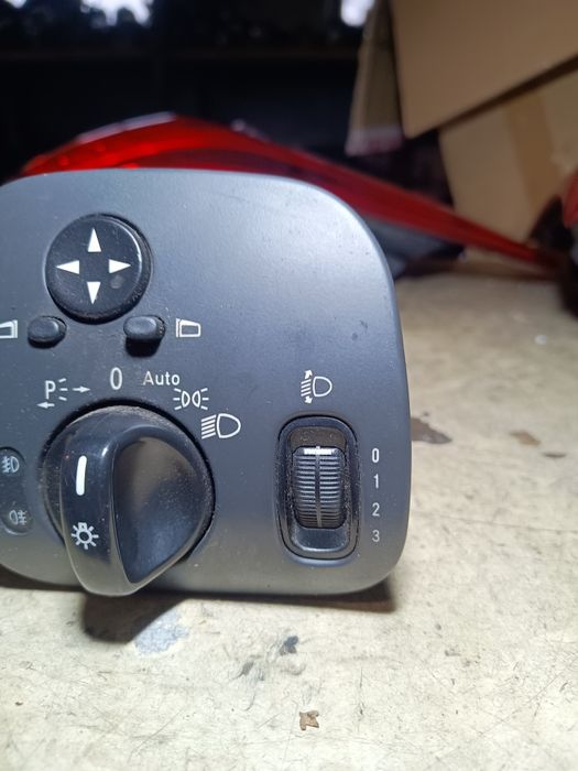 Włącznik świateł Mercedes w203 oryginał Europa
