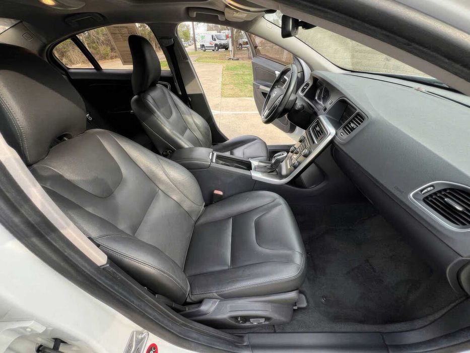 Volvo S60 T5 Premier Plus      2015