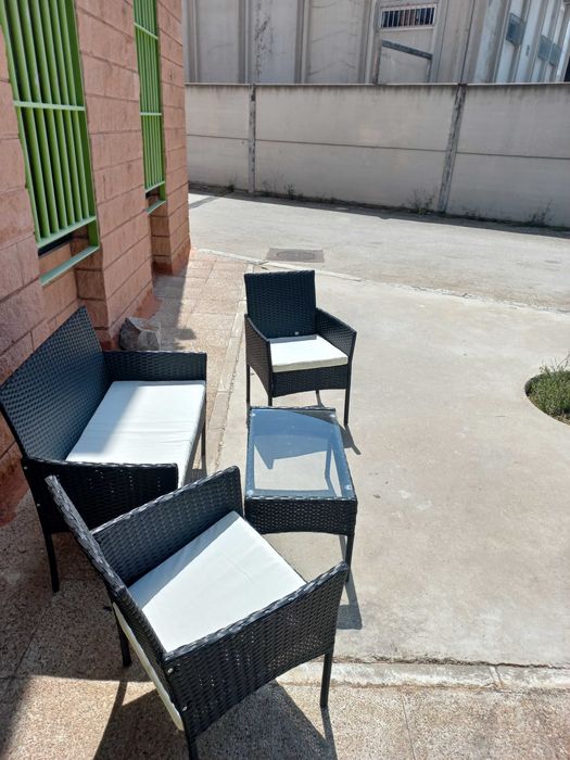 Liquidamos conjuntos de jardím novos levamos na casa paga na entrega