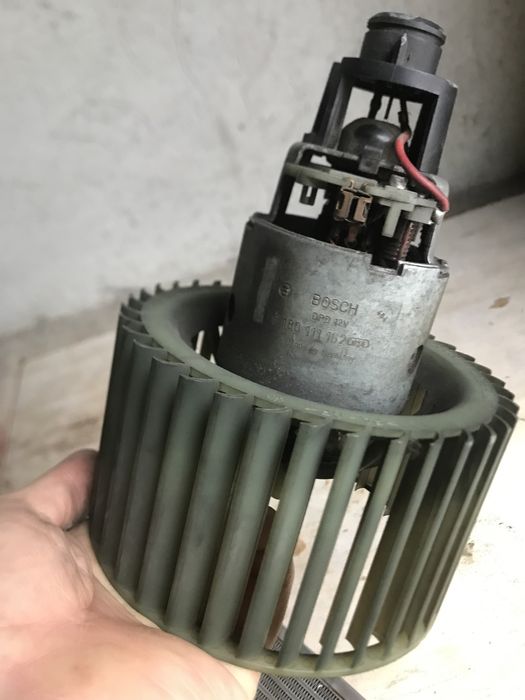 Вентилятор печки на Ауди А-6 С4