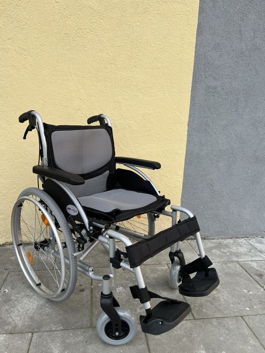 Wózek inwalidzki lekki, aluminiowy 100zł.