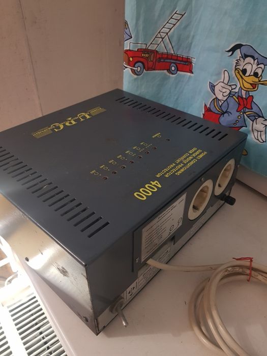 Стабилизатор напряжения симисторный  4000 ватт.