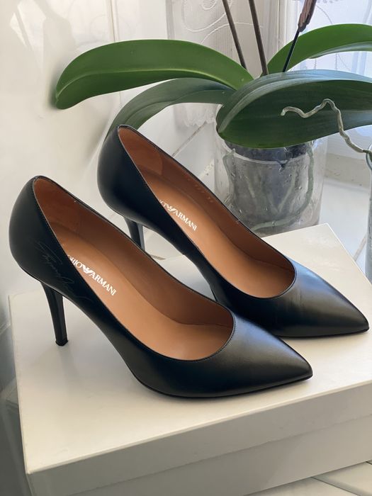 Оригінал  туфлі Emporio Armani 38 (каблук 9 см )