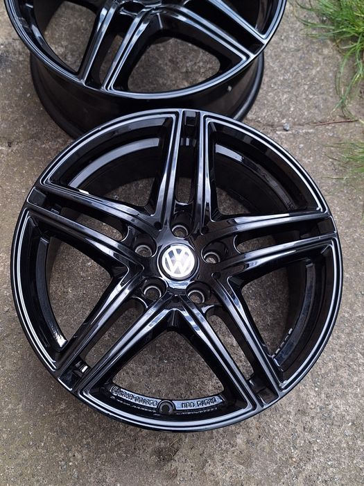 Чорні диски R17 Audi VW Volkswagen Golf 7 Passat B8 Alltrack Tiguan