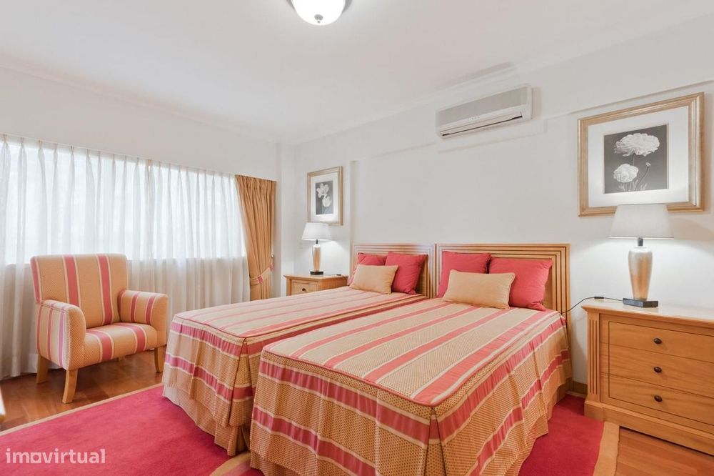 Apartamento T2 com jardim, Cascais