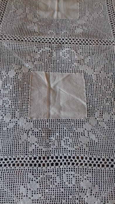 Toalha de mesa +naprons de renda e linho