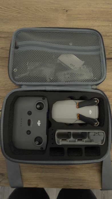 Drone DJI Mini 4K com mala e comando