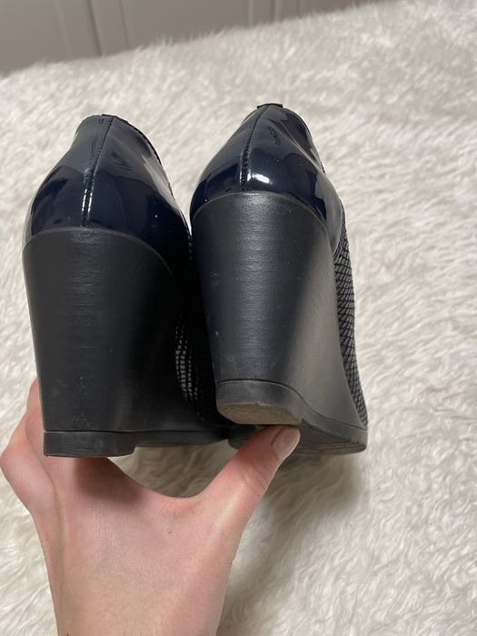 Półbuty na koturnie Lasocki